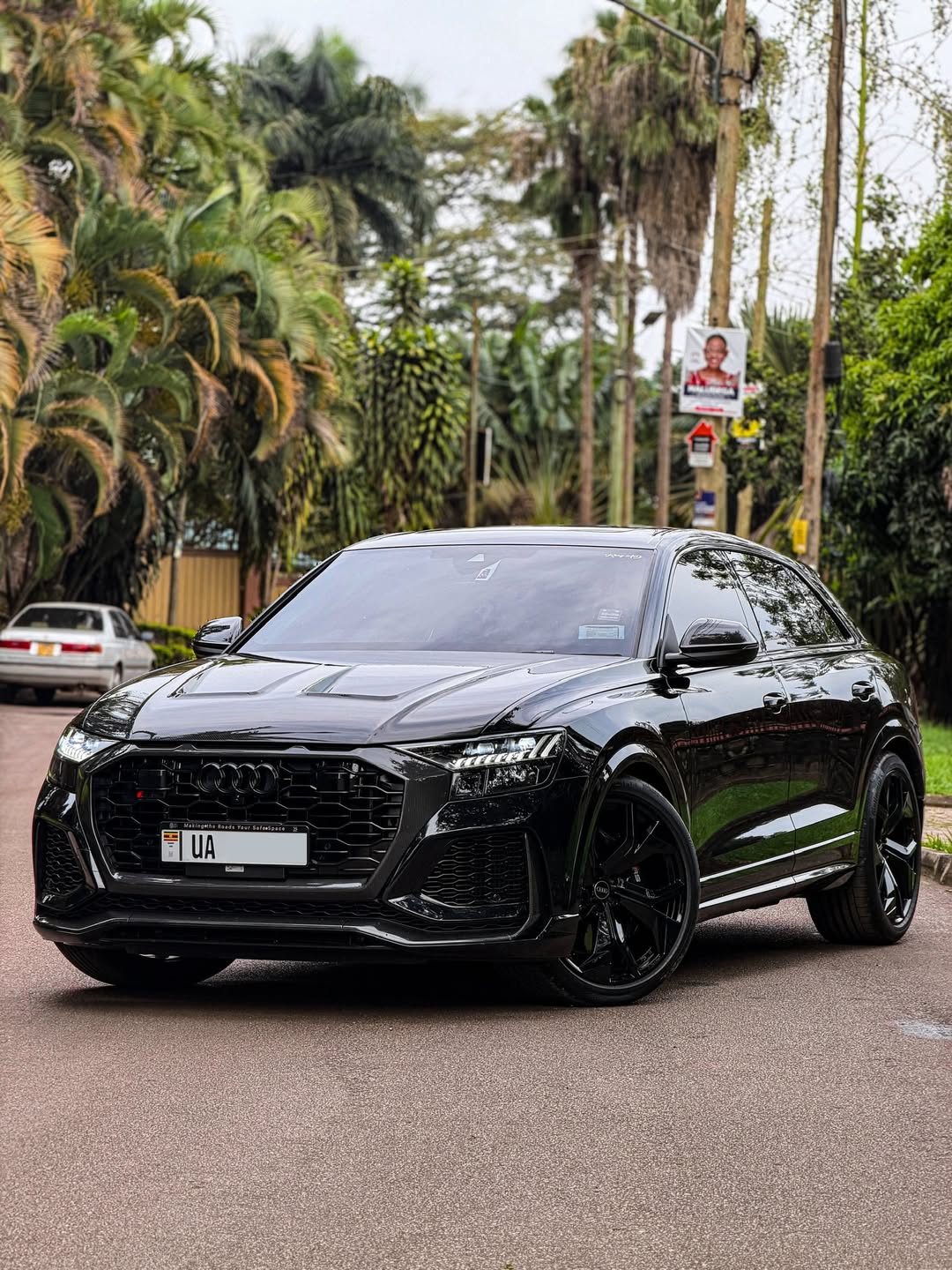 2023 Audi RS Q8 exterior photo 4